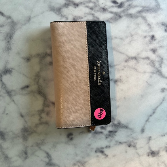 Kate Spade bifold wallet - Picture 1 of 3